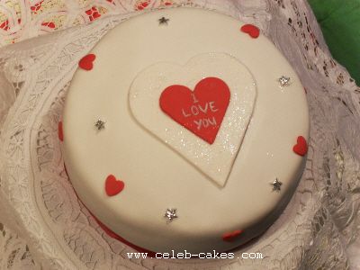 Valentine white gift cake